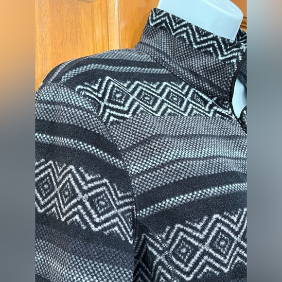 Eddie Bauer three-quarter zip sweatshirt - Picture 3 of 9